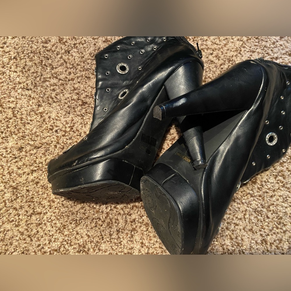Stylish Black Platform Ankle Boots
